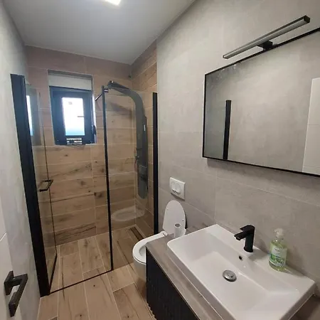Amazing 3 Bedroom * Vrsi